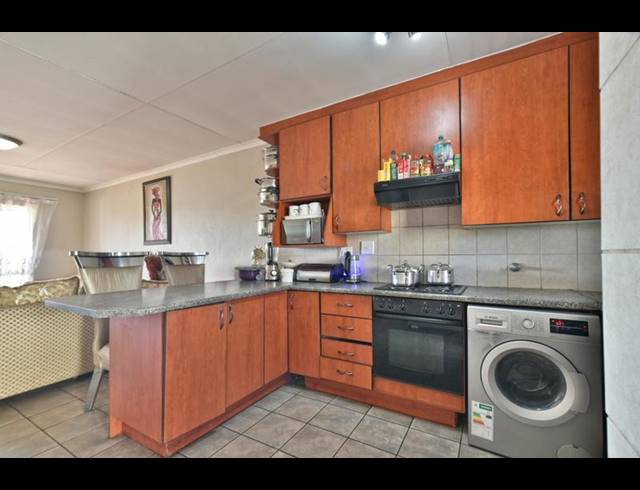 3 BEDROOM APARTMENT FOR SALE IN RANDHART